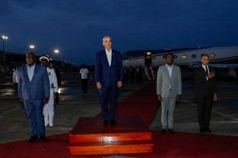 Presidente Abinader llega a Guyana en cuarta visita oficial