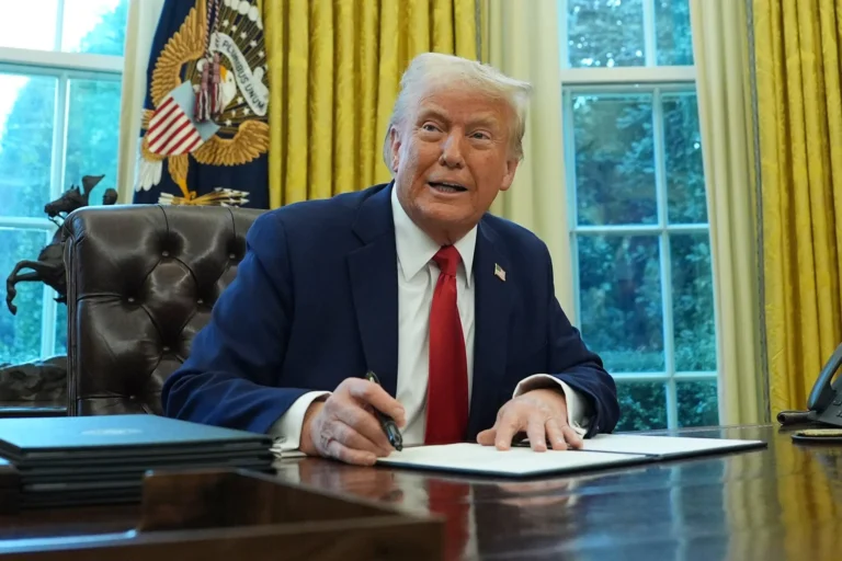 Trump quiere pintar de blanco el edificio de oficinas Eisenhower