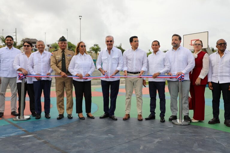 Presidente Abinader inaugura Bulevar de la Salud en Bajos de Haina